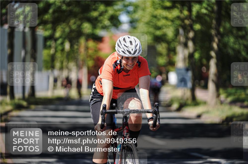 09.08.2026 - GEWOBA Citytriathlon Bremen Michael Burmester http://msf.ph/oto/9949356 09.08.2026 12:49:11 Radfahren 647, 724, 765, 905, 999, 1141 meine-sportfotos.de