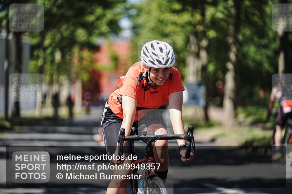 09.08.2026 - GEWOBA Citytriathlon Bremen Michael Burmester http://msf.ph/oto/9949357 09.08.2026 12:49:11 Radfahren 647, 724, 765, 905, 999, 1141 meine-sportfotos.de