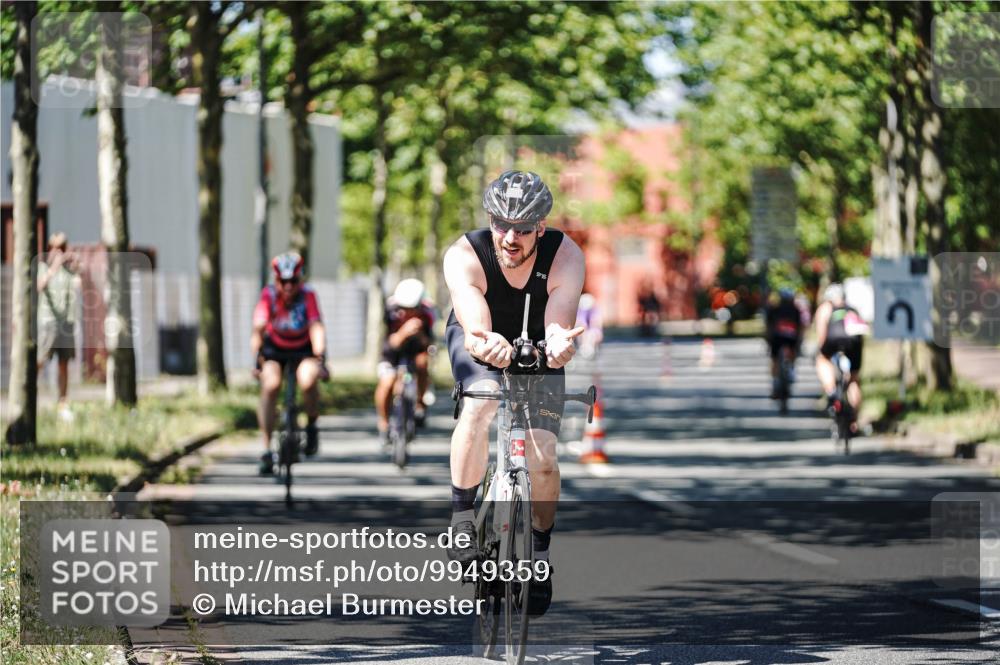 09.08.2026 - GEWOBA Citytriathlon Bremen Michael Burmester http://msf.ph/oto/9949359 09.08.2026 12:49:16 Radfahren 569, 647, 757, 765, 905, 999, 1160 meine-sportfotos.de