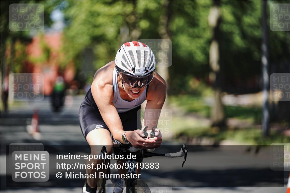 09.08.2026 - GEWOBA Citytriathlon Bremen Michael Burmester http://msf.ph/oto/9949383 09.08.2026 12:49:30 Radfahren 569, 583, 710, 757, 803, 924, 963, 983, 1160 meine-sportfotos.de