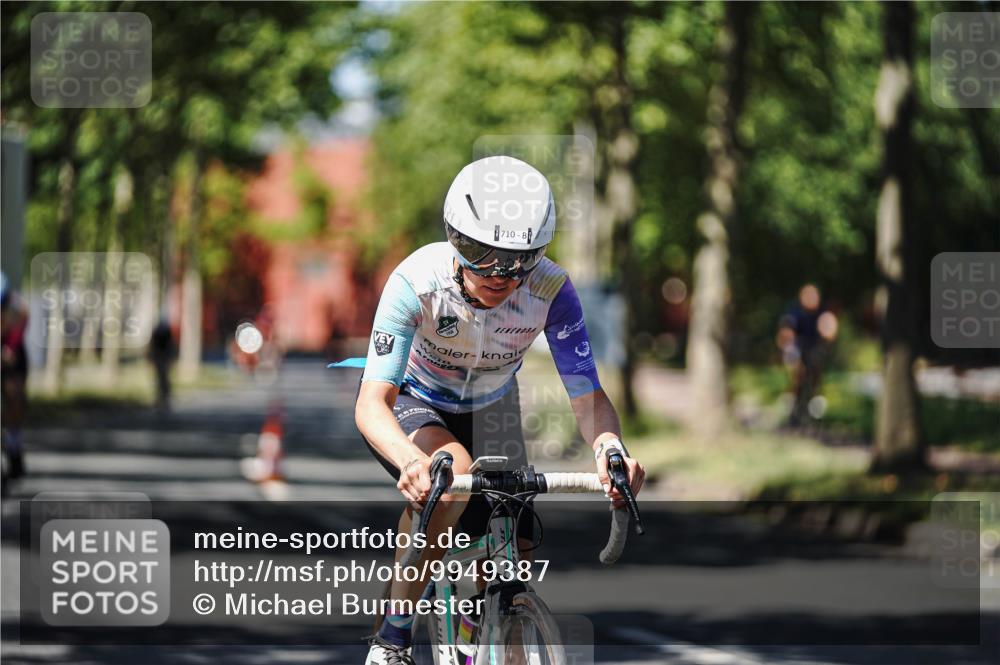 09.08.2026 - GEWOBA Citytriathlon Bremen Michael Burmester http://msf.ph/oto/9949387 09.08.2026 12:49:35 Radfahren 569, 583, 680, 710, 803, 924, 963, 983, 1160 meine-sportfotos.de