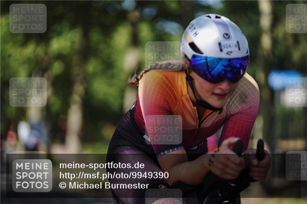09.08.2026 - GEWOBA Citytriathlon Bremen Michael Burmester http://msf.ph/oto/9949390 09.08.2026 12:49:37 Radfahren 583, 680, 710, 803, 852, 924, 963, 983, 1150 meine-sportfotos.de