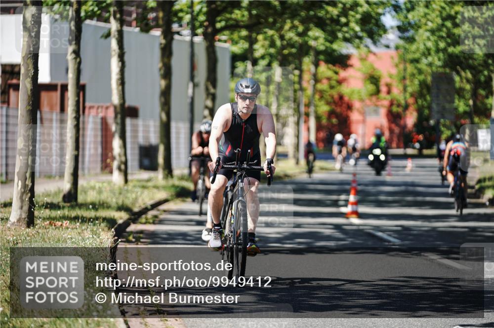 09.08.2026 - GEWOBA Citytriathlon Bremen Michael Burmester http://msf.ph/oto/9949412 09.08.2026 12:49:56 Radfahren 590, 773, 777, 784, 852, 874, 946, 967, 1008, 1150 meine-sportfotos.de