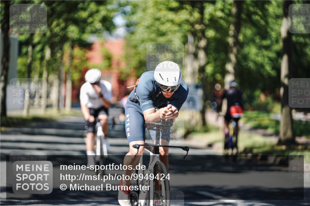 09.08.2026 - GEWOBA Citytriathlon Bremen Michael Burmester http://msf.ph/oto/9949424 09.08.2026 12:50:04 Radfahren 557, 590, 686, 773, 777, 784, 875, 946, 967, 1008 meine-sportfotos.de
