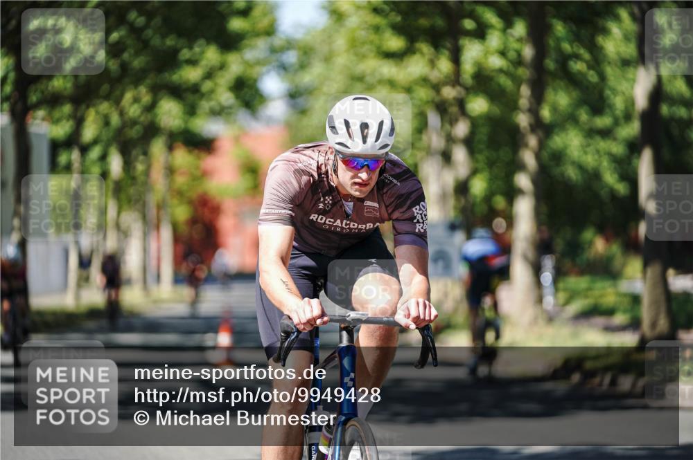 09.08.2026 - GEWOBA Citytriathlon Bremen Michael Burmester http://msf.ph/oto/9949428 09.08.2026 12:50:12 Radfahren 557, 589, 686, 773, 784, 875, 947, 1145 meine-sportfotos.de