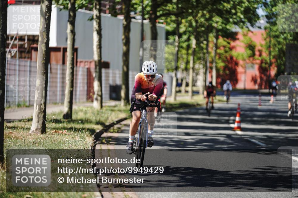 09.08.2026 - GEWOBA Citytriathlon Bremen Michael Burmester http://msf.ph/oto/9949429 09.08.2026 12:50:14 Radfahren 557, 589, 686, 773, 784, 875, 947, 964, 1145 meine-sportfotos.de