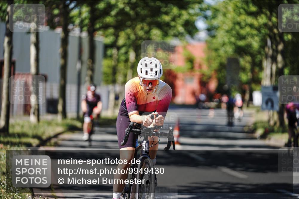 09.08.2026 - GEWOBA Citytriathlon Bremen Michael Burmester http://msf.ph/oto/9949430 09.08.2026 12:50:15 Radfahren 557, 589, 686, 784, 875, 947, 964, 1145 meine-sportfotos.de
