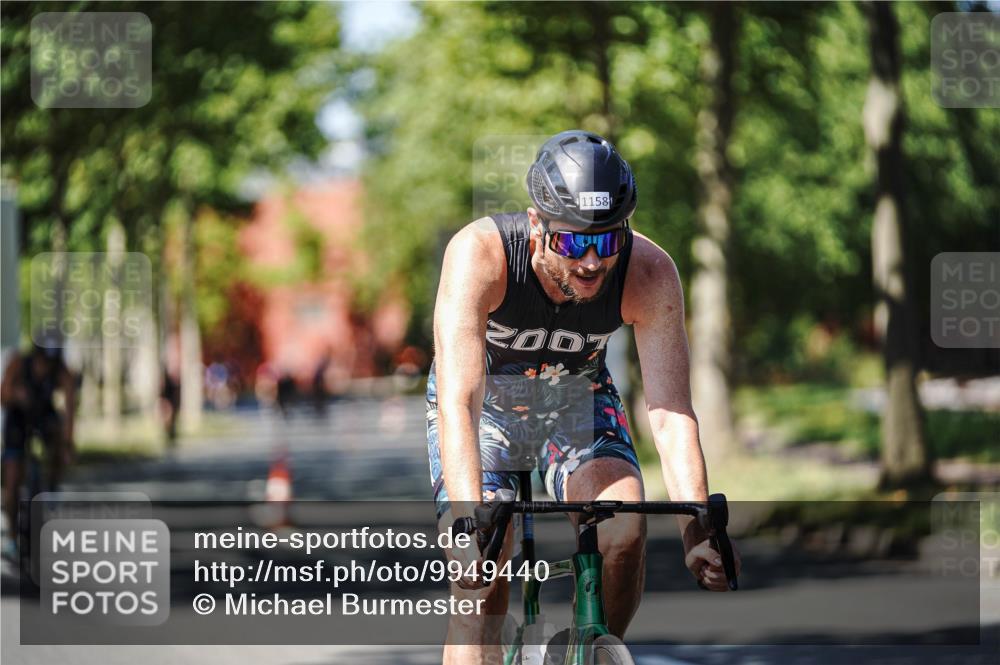 09.08.2026 - GEWOBA Citytriathlon Bremen Michael Burmester http://msf.ph/oto/9949440 09.08.2026 12:50:31 Radfahren 648, 737, 794, 964, 993, 1158 meine-sportfotos.de
