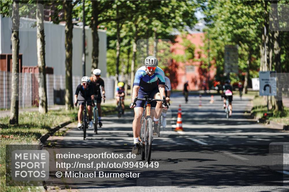 09.08.2026 - GEWOBA Citytriathlon Bremen Michael Burmester http://msf.ph/oto/9949449 09.08.2026 12:50:40 Radfahren 594, 648, 730, 737, 794, 932, 993, 1016, 1137, 1139, 1158 meine-sportfotos.de
