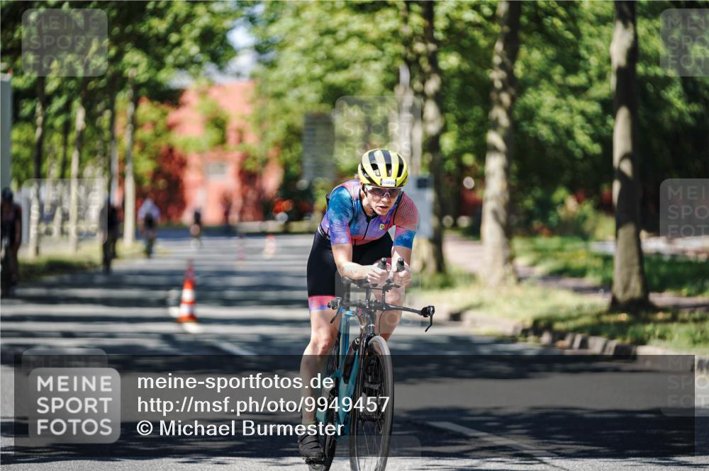 09.08.2026 - GEWOBA Citytriathlon Bremen Michael Burmester http://msf.ph/oto/9949457 09.08.2026 12:50:44 Radfahren 594, 648, 730, 737, 794, 799, 932, 993, 1016, 1137, 1139, 1158 meine-sportfotos.de