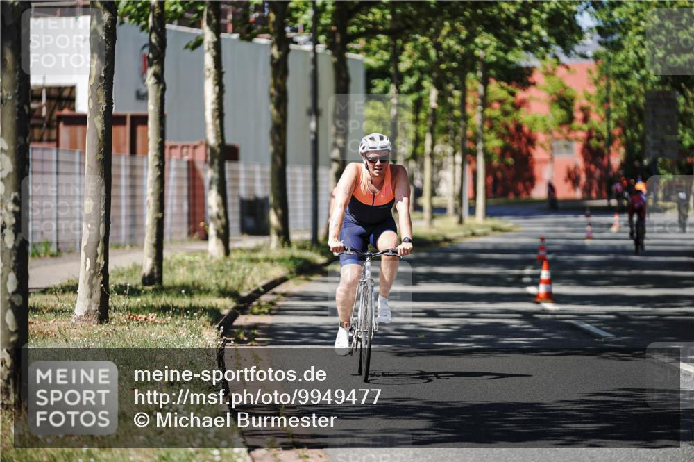 09.08.2026 - GEWOBA Citytriathlon Bremen Michael Burmester http://msf.ph/oto/9949477 09.08.2026 12:51:09 Radfahren 606, 808, 884, 987, 1133 meine-sportfotos.de