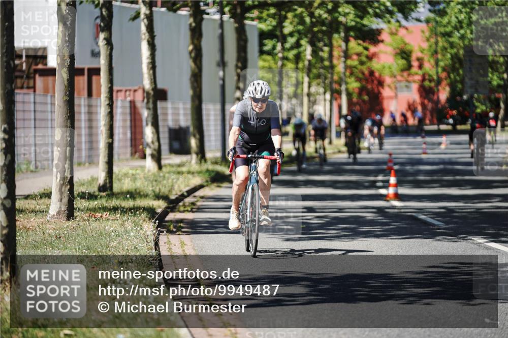 09.08.2026 - GEWOBA Citytriathlon Bremen Michael Burmester http://msf.ph/oto/9949487 09.08.2026 12:51:27 Radfahren 560, 595, 756, 880, 1019, 1110 meine-sportfotos.de