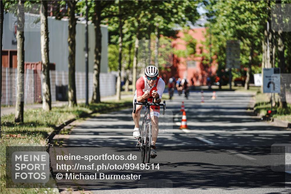 09.08.2026 - GEWOBA Citytriathlon Bremen Michael Burmester http://msf.ph/oto/9949514 09.08.2026 12:51:46 Radfahren 560, 562, 595, 668, 787, 877, 909, 914, 1013, 1110, 1143, 1155 meine-sportfotos.de