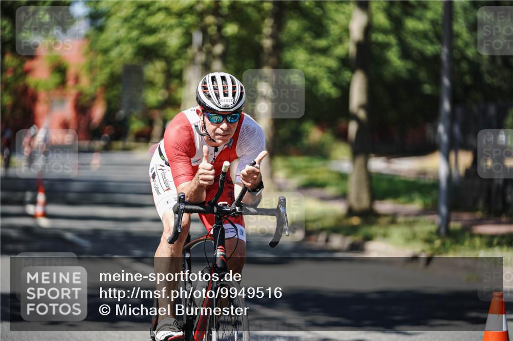 09.08.2026 - GEWOBA Citytriathlon Bremen Michael Burmester http://msf.ph/oto/9949516 09.08.2026 12:51:47 Radfahren 562, 595, 668, 787, 867, 877, 909, 914, 1013, 1143, 1155 meine-sportfotos.de