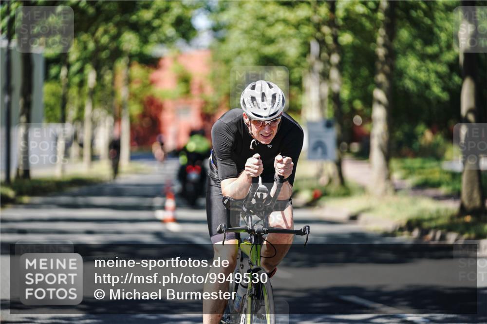 09.08.2026 - GEWOBA Citytriathlon Bremen Michael Burmester http://msf.ph/oto/9949530 09.08.2026 12:52:01 Radfahren 545, 582, 615, 717, 820, 867, 990 meine-sportfotos.de