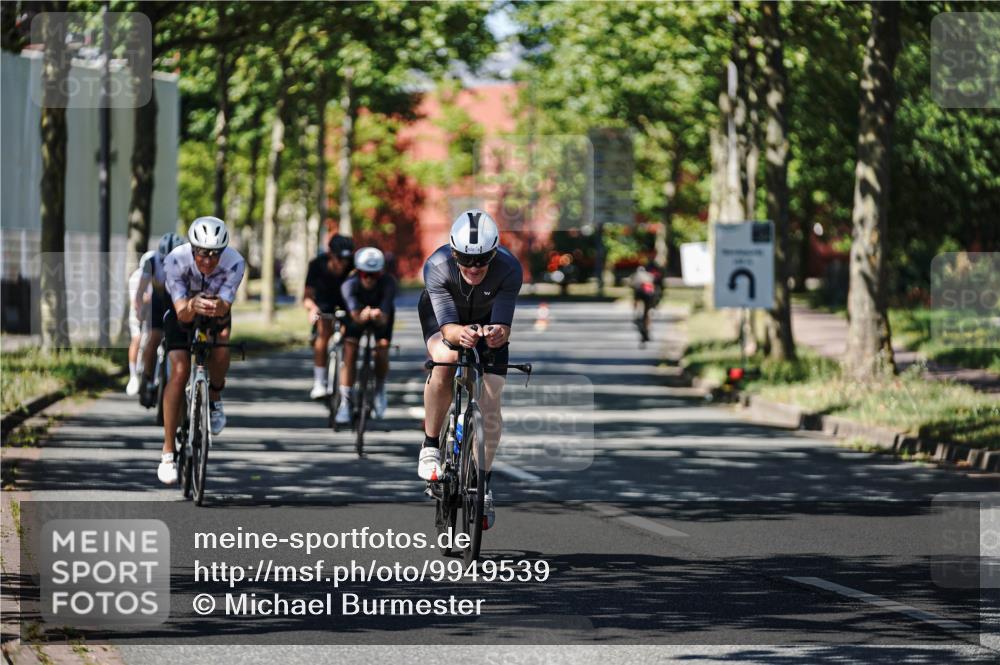 09.08.2026 - GEWOBA Citytriathlon Bremen Michael Burmester http://msf.ph/oto/9949539 09.08.2026 12:52:13 Radfahren 679, 682, 717, 750, 820, 826, 979, 990, 1130 meine-sportfotos.de