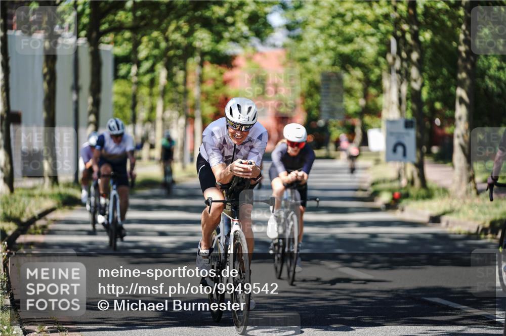 09.08.2026 - GEWOBA Citytriathlon Bremen Michael Burmester http://msf.ph/oto/9949542 09.08.2026 12:52:14 Radfahren 679, 682, 717, 750, 820, 826, 979, 1130 meine-sportfotos.de