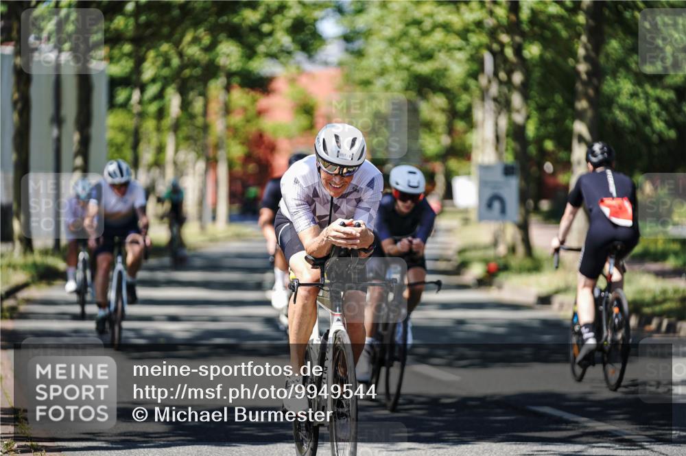 09.08.2026 - GEWOBA Citytriathlon Bremen Michael Burmester http://msf.ph/oto/9949544 09.08.2026 12:52:14 Radfahren 679, 682, 717, 750, 820, 826, 979, 1130 meine-sportfotos.de