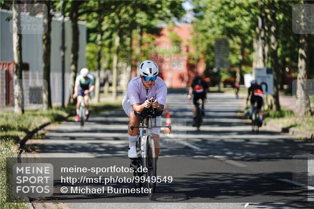 09.08.2026 - GEWOBA Citytriathlon Bremen Michael Burmester http://msf.ph/oto/9949549 09.08.2026 12:52:16 Radfahren 679, 682, 717, 750, 826, 979, 1130 meine-sportfotos.de