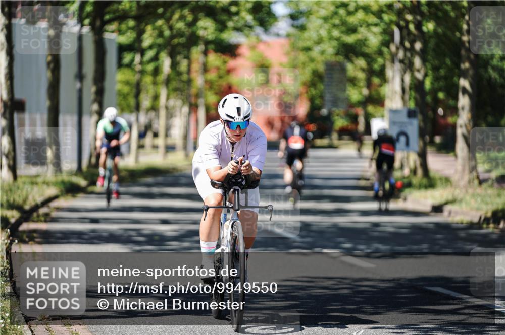 09.08.2026 - GEWOBA Citytriathlon Bremen Michael Burmester http://msf.ph/oto/9949550 09.08.2026 12:52:16 Radfahren 679, 682, 717, 750, 826, 979, 1130 meine-sportfotos.de