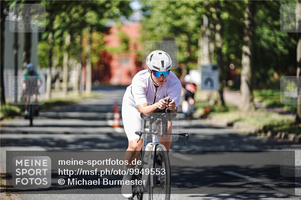 09.08.2026 - GEWOBA Citytriathlon Bremen Michael Burmester http://msf.ph/oto/9949553 09.08.2026 12:52:16 Radfahren 679, 682, 717, 750, 826, 979, 1130 meine-sportfotos.de