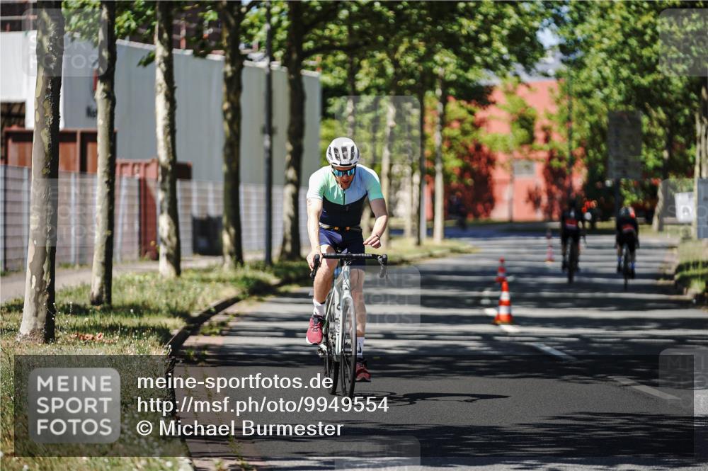 09.08.2026 - GEWOBA Citytriathlon Bremen Michael Burmester http://msf.ph/oto/9949554 09.08.2026 12:52:18 Radfahren 679, 682, 717, 750, 826, 979, 1130 meine-sportfotos.de