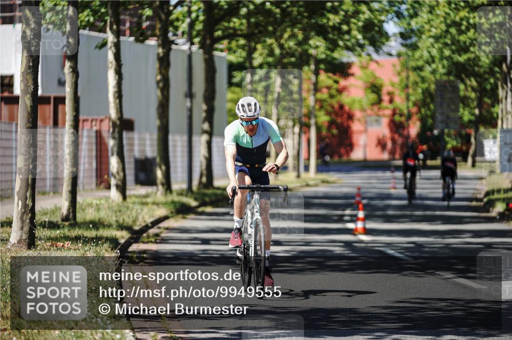 09.08.2026 - GEWOBA Citytriathlon Bremen Michael Burmester http://msf.ph/oto/9949555 09.08.2026 12:52:18 Radfahren 679, 682, 717, 750, 826, 979, 1130 meine-sportfotos.de