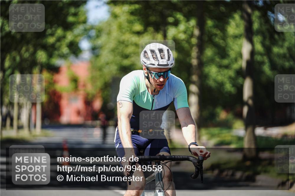 09.08.2026 - GEWOBA Citytriathlon Bremen Michael Burmester http://msf.ph/oto/9949558 09.08.2026 12:52:19 Radfahren 679, 682, 717, 750, 826, 979, 1130 meine-sportfotos.de