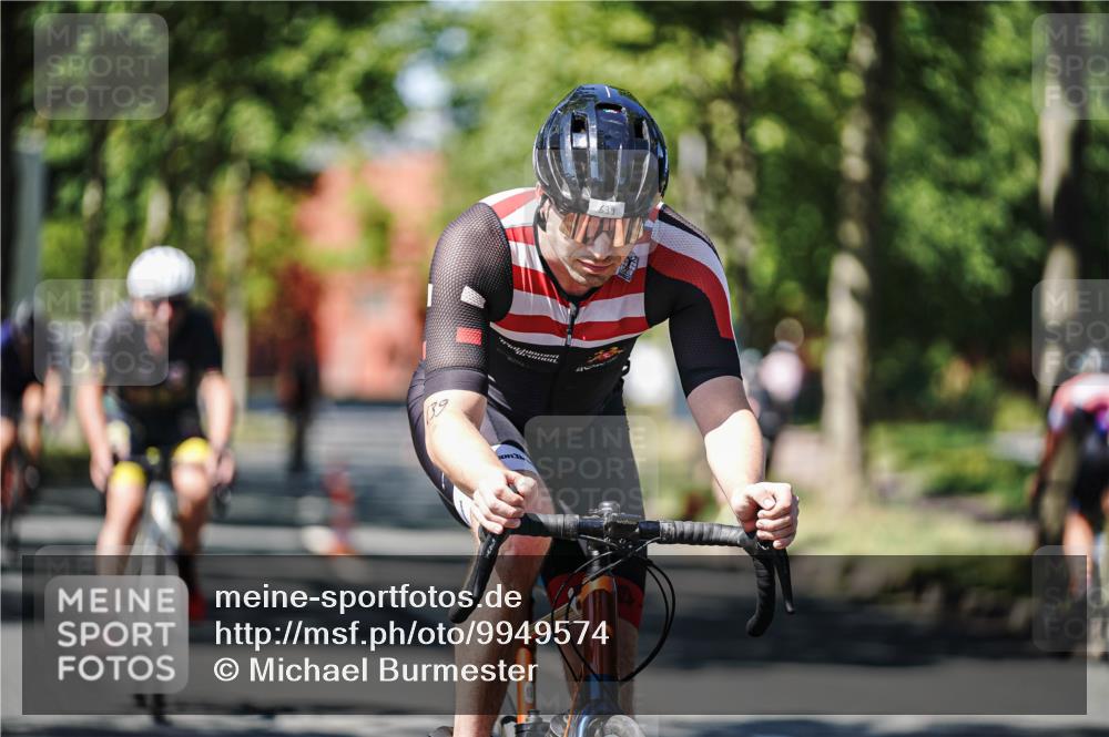 09.08.2026 - GEWOBA Citytriathlon Bremen Michael Burmester http://msf.ph/oto/9949574 09.08.2026 12:54:25 Radfahren 574, 577, 639, 781, 812, 816, 861, 864, 895, 1006, 1127 meine-sportfotos.de