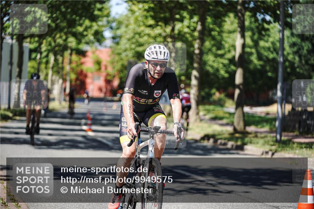 09.08.2026 - GEWOBA Citytriathlon Bremen Michael Burmester http://msf.ph/oto/9949575 09.08.2026 12:54:25 Radfahren 574, 577, 639, 781, 812, 816, 861, 864, 895, 1006, 1127 meine-sportfotos.de