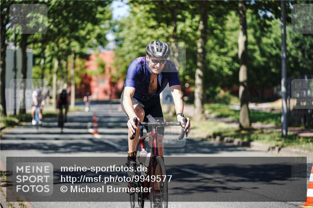 09.08.2026 - GEWOBA Citytriathlon Bremen Michael Burmester http://msf.ph/oto/9949577 09.08.2026 12:54:27 Radfahren 574, 577, 639, 781, 812, 816, 864, 895, 1006, 1127 meine-sportfotos.de