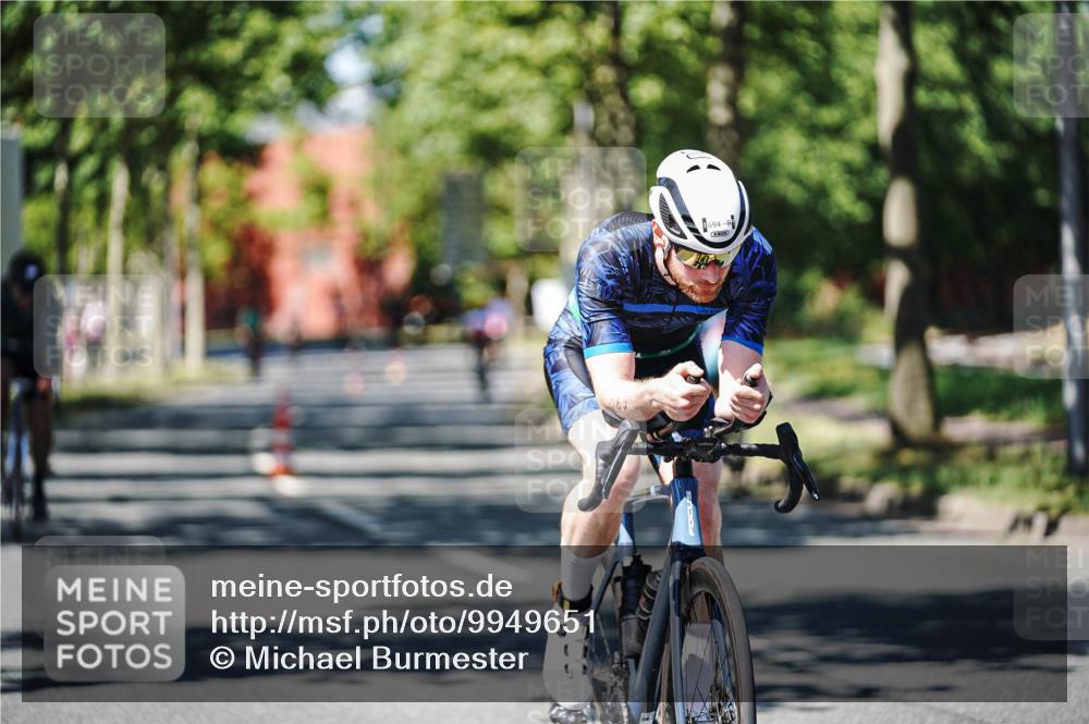 09.08.2026 - GEWOBA Citytriathlon Bremen Michael Burmester http://msf.ph/oto/9949651 09.08.2026 12:55:38 Radfahren 653, 675, 694, 872, 918, 938, 948, 960, 1111, 1131, 1147 meine-sportfotos.de