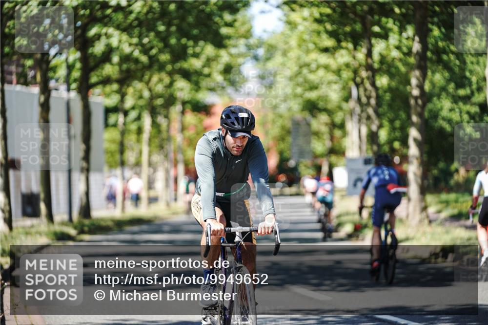 09.08.2026 - GEWOBA Citytriathlon Bremen Michael Burmester http://msf.ph/oto/9949652 09.08.2026 12:55:39 Radfahren 653, 675, 694, 872, 918, 938, 948, 960, 1111, 1131, 1146, 1147 meine-sportfotos.de
