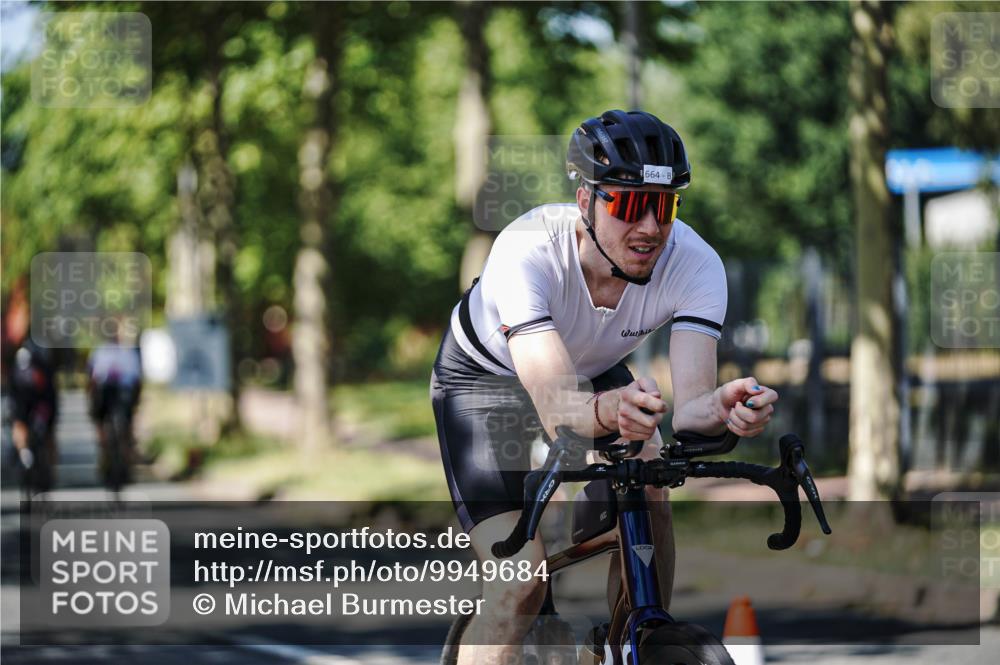 09.08.2026 - GEWOBA Citytriathlon Bremen Michael Burmester http://msf.ph/oto/9949684 09.08.2026 12:56:14 Radfahren 564, 664, 673, 759, 763, 780, 810, 819, 897, 912, 1005, 1126 meine-sportfotos.de