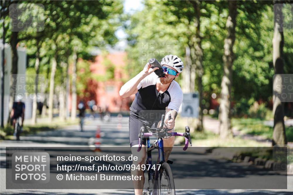 09.08.2026 - GEWOBA Citytriathlon Bremen Michael Burmester http://msf.ph/oto/9949747 09.08.2026 12:57:16 Radfahren 586, 696, 766, 806, 838, 844, 886, 896, 972, 1109 meine-sportfotos.de