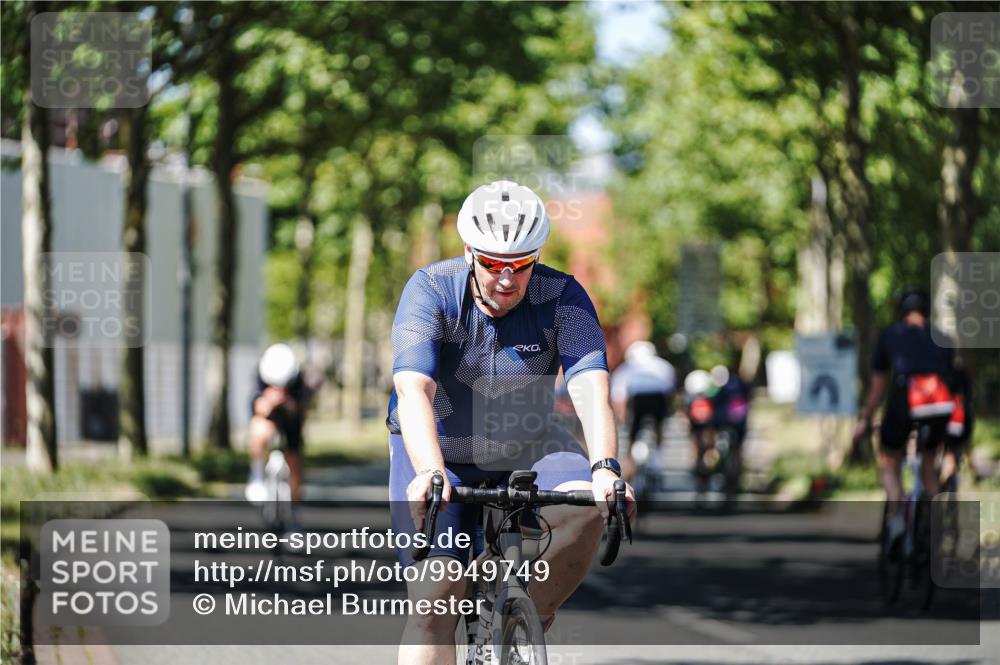 09.08.2026 - GEWOBA Citytriathlon Bremen Michael Burmester http://msf.ph/oto/9949749 09.08.2026 12:57:20 Radfahren 586, 603, 806, 838, 858, 886, 972, 982 meine-sportfotos.de