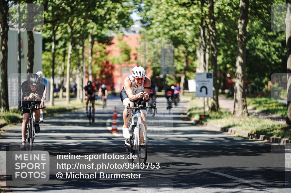 09.08.2026 - GEWOBA Citytriathlon Bremen Michael Burmester http://msf.ph/oto/9949753 09.08.2026 12:57:25 Radfahren 586, 603, 701, 702, 806, 834, 838, 858, 886, 982 meine-sportfotos.de