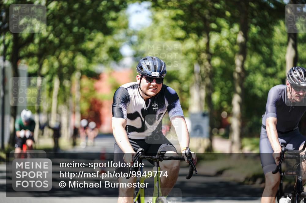 09.08.2026 - GEWOBA Citytriathlon Bremen Michael Burmester http://msf.ph/oto/9949774 09.08.2026 12:57:45 Radfahren 627, 701, 707, 711, 888, 919, 1136, 1153 meine-sportfotos.de