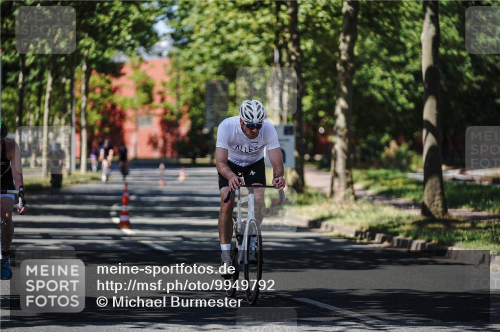 09.08.2026 - GEWOBA Citytriathlon Bremen Michael Burmester http://msf.ph/oto/9949792 09.08.2026 12:57:58 Radfahren 548, 602, 625, 707, 711, 718, 809, 919, 931, 943, 954, 998, 1003, 1121, 1136 meine-sportfotos.de