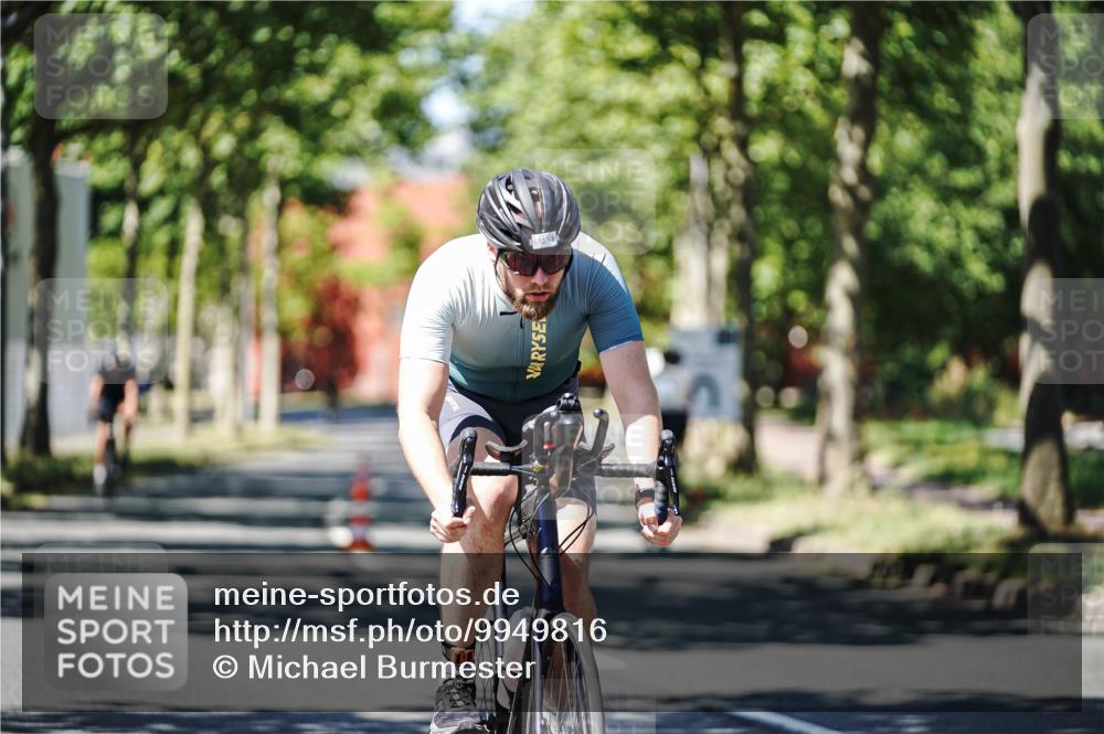 09.08.2026 - GEWOBA Citytriathlon Bremen Michael Burmester http://msf.ph/oto/9949816 09.08.2026 12:58:13 Radfahren 578, 602, 625, 651, 798, 931, 943, 976, 1003, 1121, 1154 meine-sportfotos.de