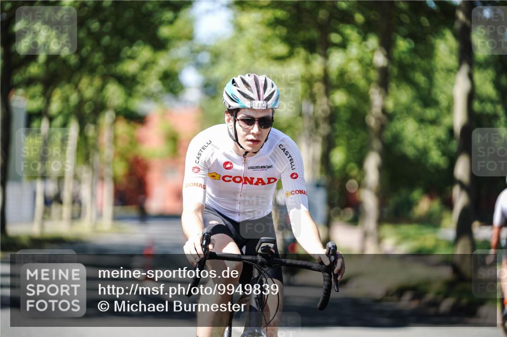 09.08.2026 - GEWOBA Citytriathlon Bremen Michael Burmester http://msf.ph/oto/9949839 09.08.2026 12:58:38 Radfahren 876, 953, 968, 1132 meine-sportfotos.de