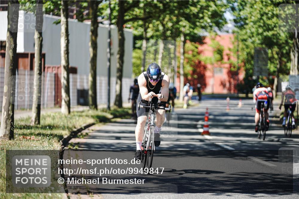 09.08.2026 - GEWOBA Citytriathlon Bremen Michael Burmester http://msf.ph/oto/9949847 09.08.2026 12:59:06 Radfahren 588, 626, 656, 672, 732, 1148 meine-sportfotos.de