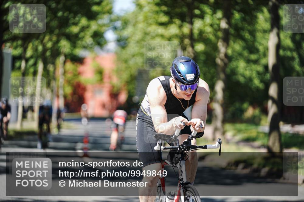 09.08.2026 - GEWOBA Citytriathlon Bremen Michael Burmester http://msf.ph/oto/9949849 09.08.2026 12:59:07 Radfahren 588, 626, 656, 672, 732, 1148 meine-sportfotos.de