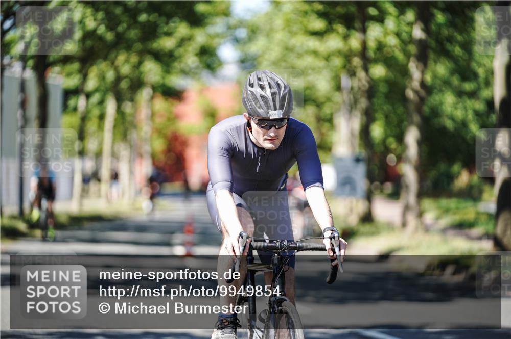 09.08.2026 - GEWOBA Citytriathlon Bremen Michael Burmester http://msf.ph/oto/9949854 09.08.2026 12:59:11 Radfahren 588, 656, 672, 732, 1115 meine-sportfotos.de