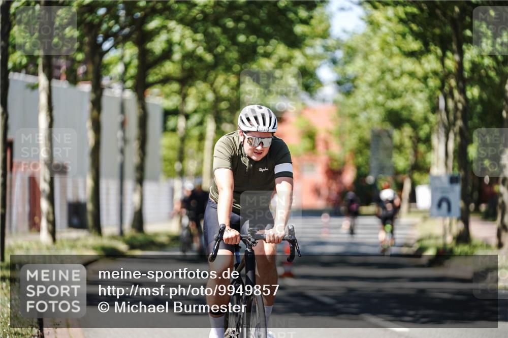 09.08.2026 - GEWOBA Citytriathlon Bremen Michael Burmester http://msf.ph/oto/9949857 09.08.2026 12:59:19 Radfahren 588, 656, 672, 693, 732, 805, 1115 meine-sportfotos.de