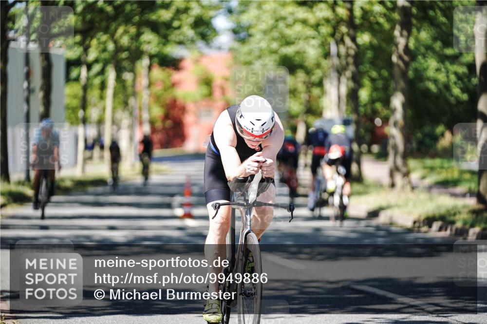 09.08.2026 - GEWOBA Citytriathlon Bremen Michael Burmester http://msf.ph/oto/9949886 09.08.2026 12:59:53 Radfahren 543, 771, 800, 817, 923, 942, 951, 956, 1159 meine-sportfotos.de