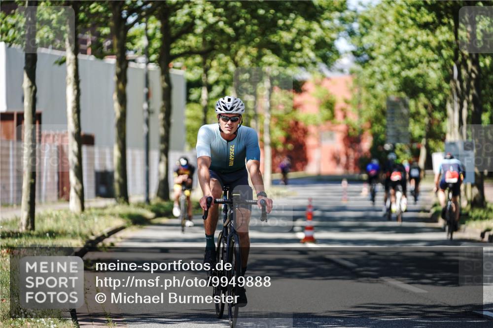 09.08.2026 - GEWOBA Citytriathlon Bremen Michael Burmester http://msf.ph/oto/9949888 09.08.2026 12:59:55 Radfahren 543, 771, 800, 849, 923, 942, 951, 956, 1159 meine-sportfotos.de