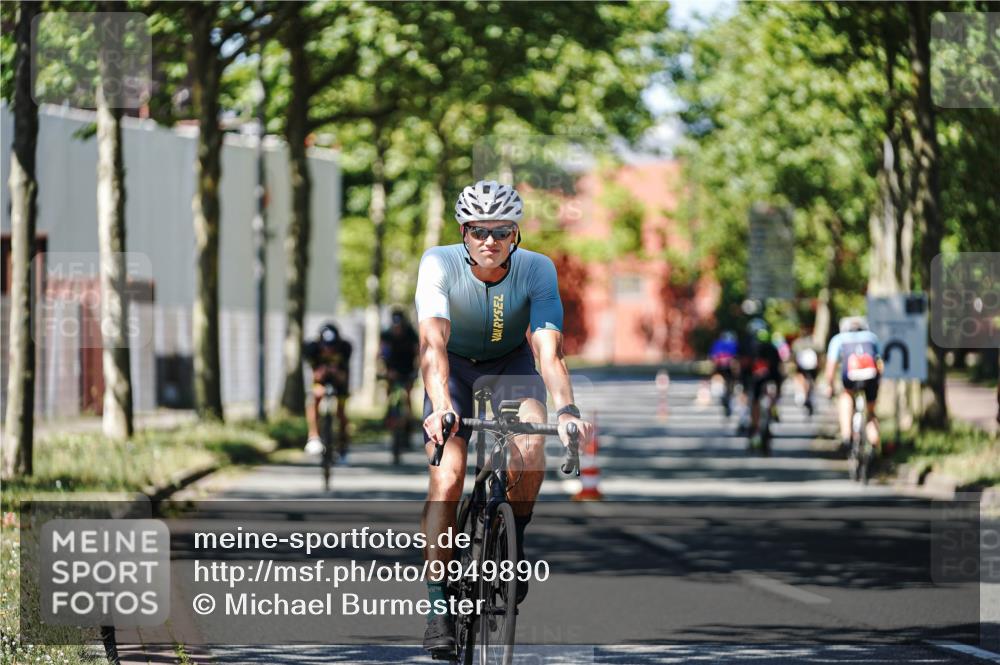 09.08.2026 - GEWOBA Citytriathlon Bremen Michael Burmester http://msf.ph/oto/9949890 09.08.2026 12:59:55 Radfahren 543, 771, 800, 849, 923, 942, 951, 956, 1159 meine-sportfotos.de