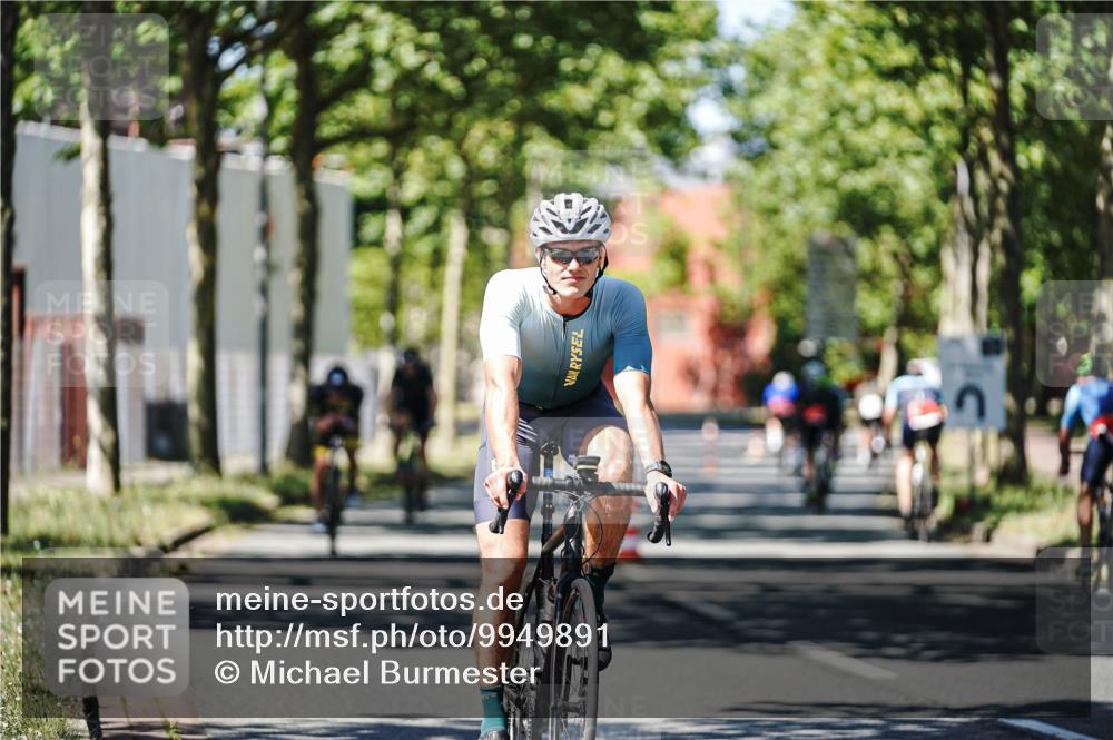 09.08.2026 - GEWOBA Citytriathlon Bremen Michael Burmester http://msf.ph/oto/9949891 09.08.2026 12:59:55 Radfahren 543, 771, 800, 849, 923, 942, 951, 956, 1159 meine-sportfotos.de