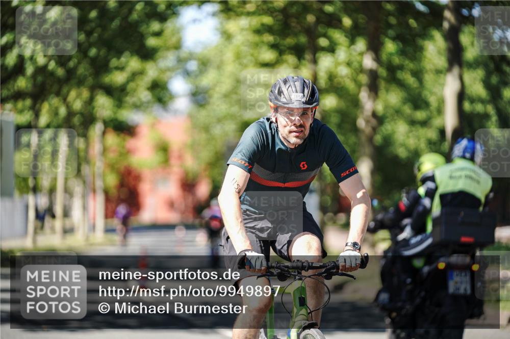 09.08.2026 - GEWOBA Citytriathlon Bremen Michael Burmester http://msf.ph/oto/9949897 09.08.2026 12:59:59 Radfahren 543, 771, 800, 849, 942, 951, 956, 1159 meine-sportfotos.de